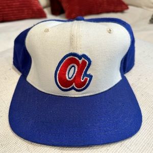 Rare vintage original 1974 era Atlanta Braves hat. New Era size 7 3/4